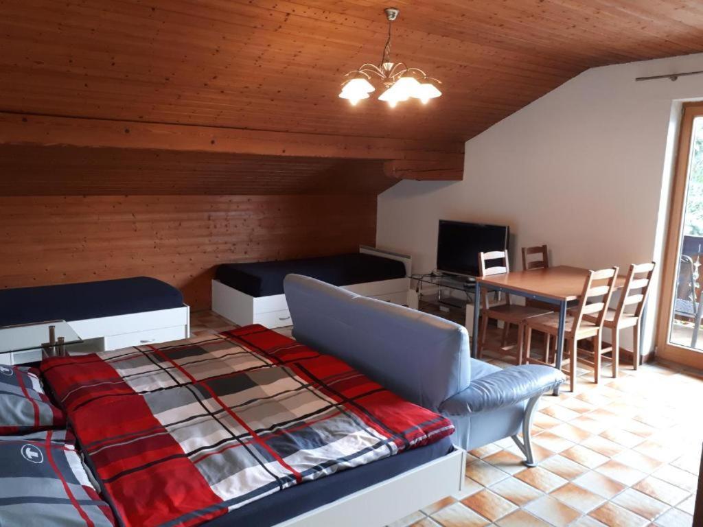Karl-Stieler-Str. One Room In A 2 Room Appartment ; Lot Space Bruckmühl Εξωτερικό φωτογραφία