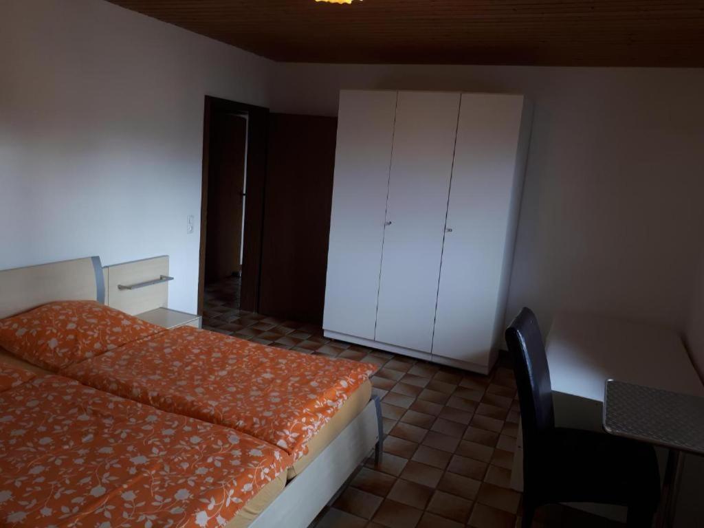 Karl-Stieler-Str. One Room In A 2 Room Appartment ; Lot Space Bruckmühl Εξωτερικό φωτογραφία