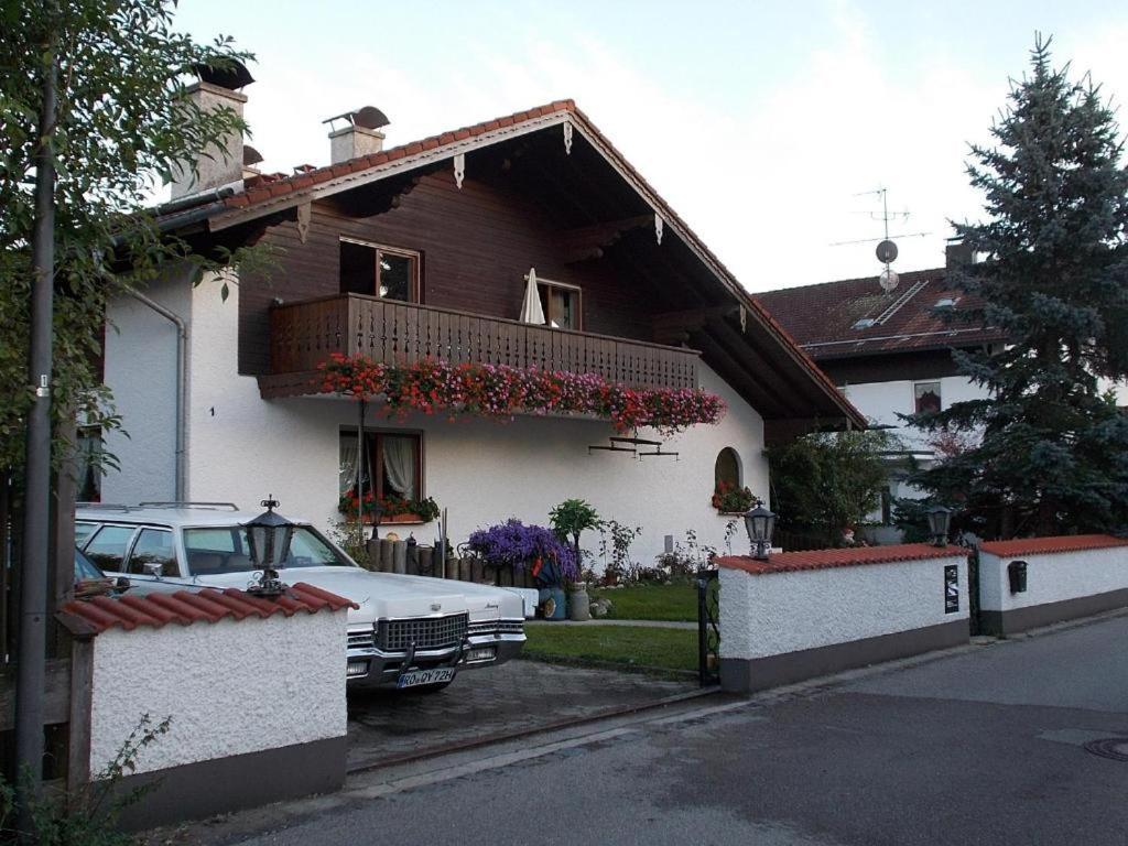 Karl-Stieler-Str. One Room In A 2 Room Appartment ; Lot Space Bruckmühl Εξωτερικό φωτογραφία
